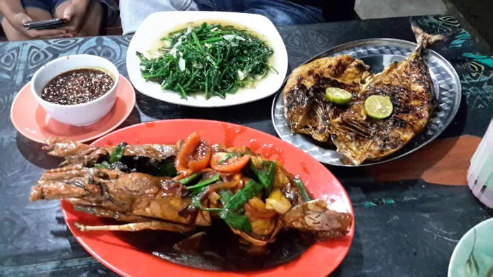 makanan kuningan