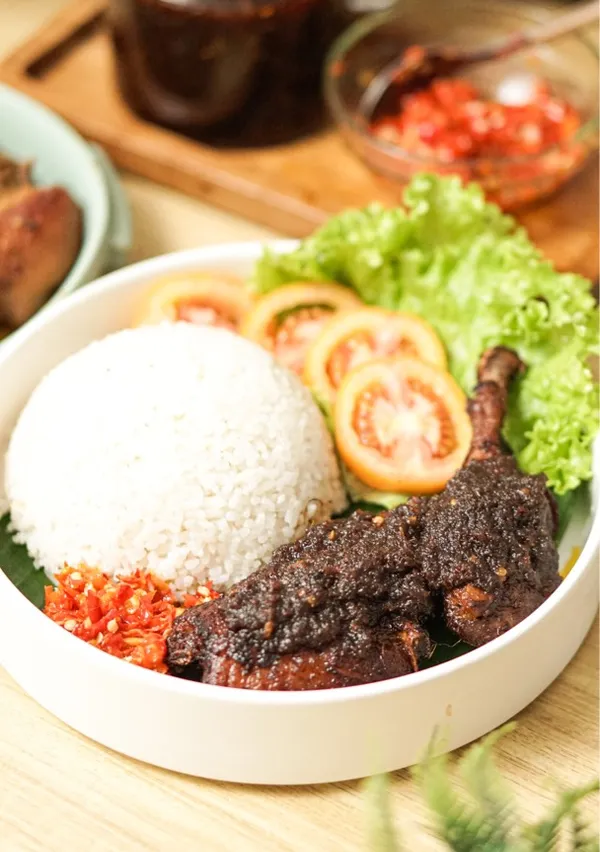 Bebek Bumbu Hitam Khas Madura