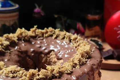 Liu Bao Tea (Ancient Chinese Dark Tea) Chiffon Cake dengan topping Chocolate Dubai