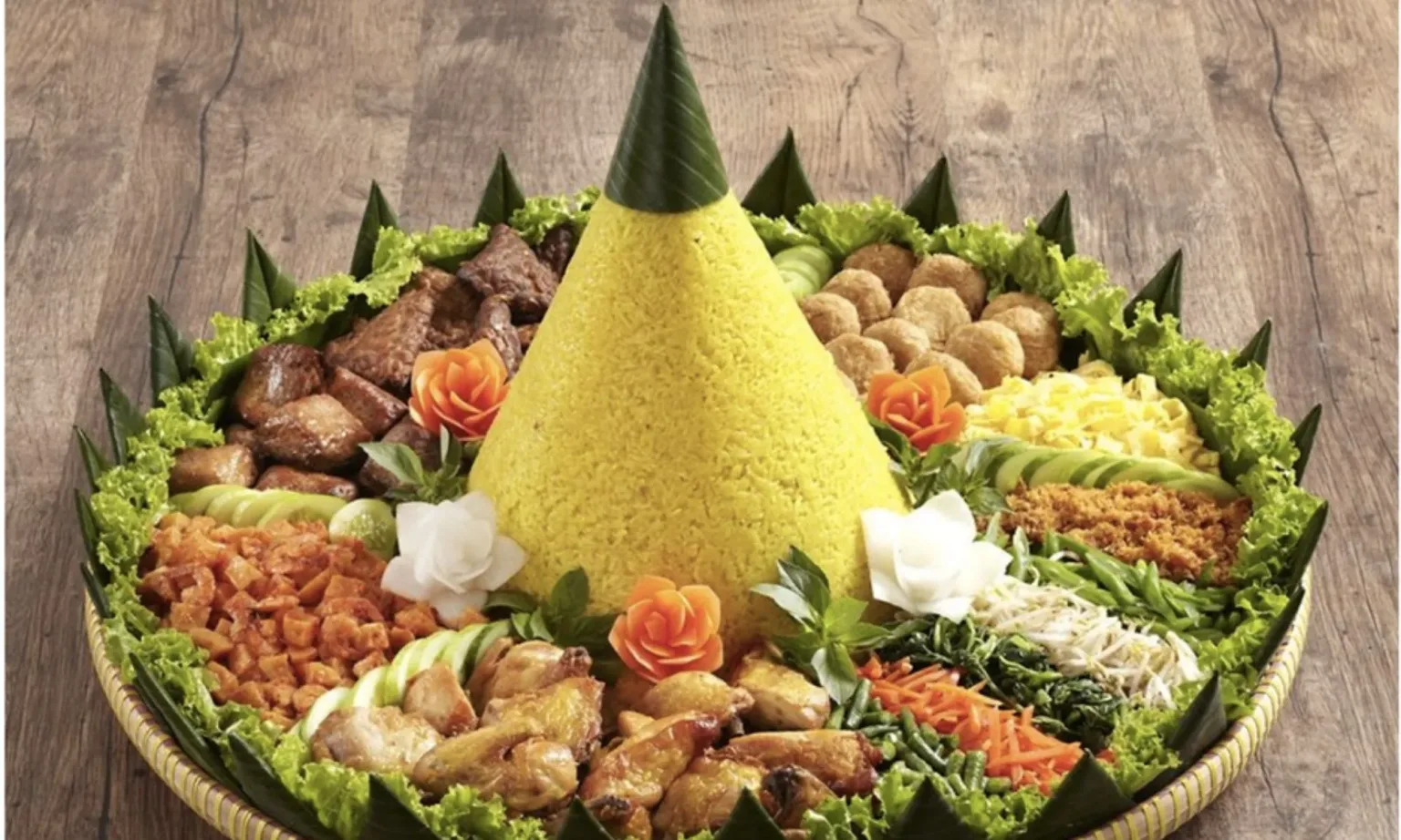 nasi tumpeng