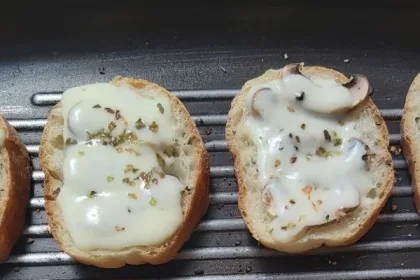 Zapiekanka - Roti Bakar Polandia