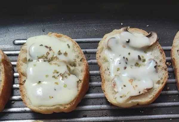 Zapiekanka - Roti Bakar Polandia