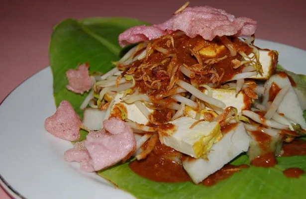 ketupat tahu bandung
