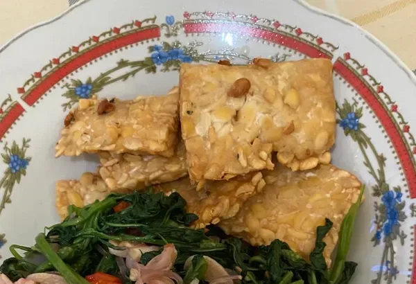 Jukut gonde / sayur gonde (masakan khas bali)