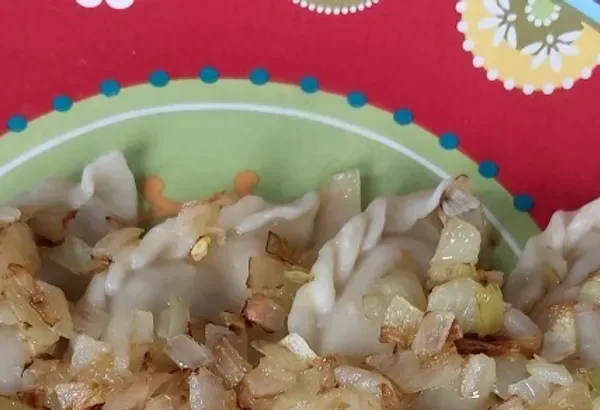Pierogi Polandia isi kol kecut