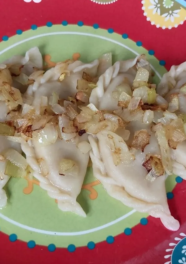 Pierogi Polandia isi kol kecut