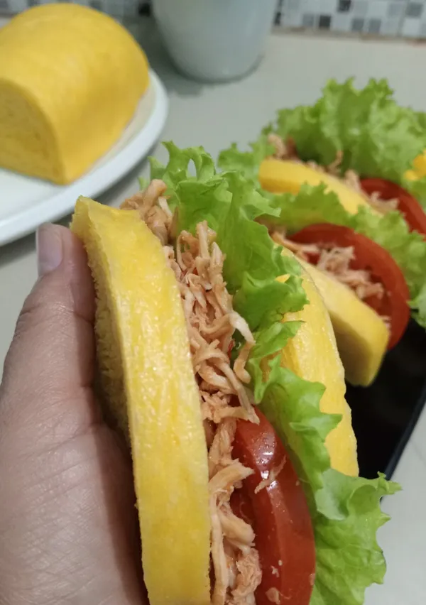 Roti Kukus Pontianak Labu Kuning dengan Isian Ayam Sisit khas Bali