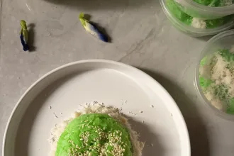 Xoi La Dua (Ketan Pandan Manis Khas Vietnam)