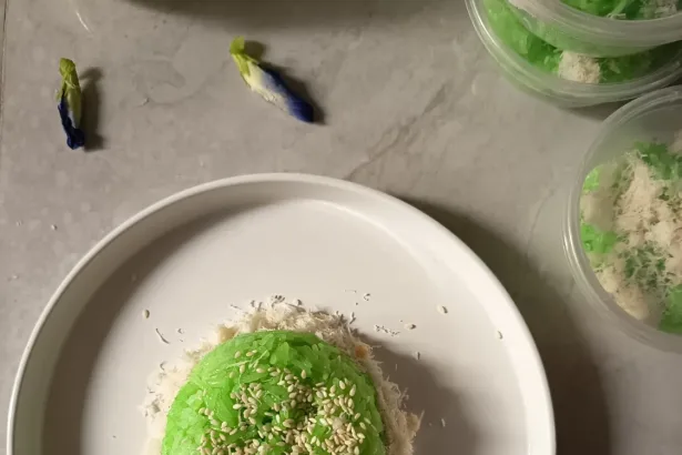 Xoi La Dua (Ketan Pandan Manis Khas Vietnam)