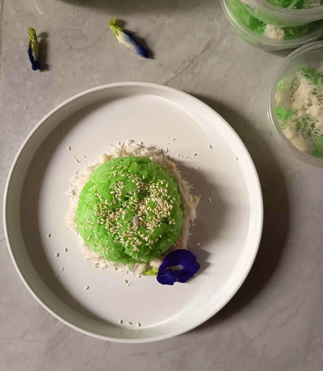 Xoi La Dua (Ketan Pandan Manis Khas Vietnam)
